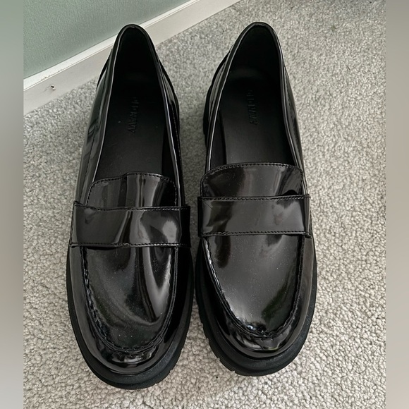 Old Navy Shoes - NWOT Old Navy chunky lug sole loafers